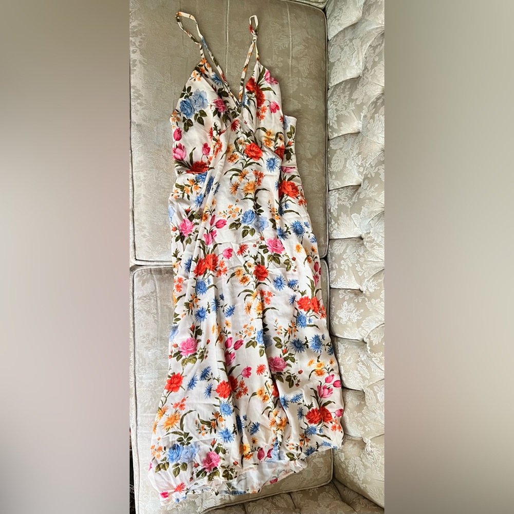 NWOT Oasis dress with cutout back floral cream